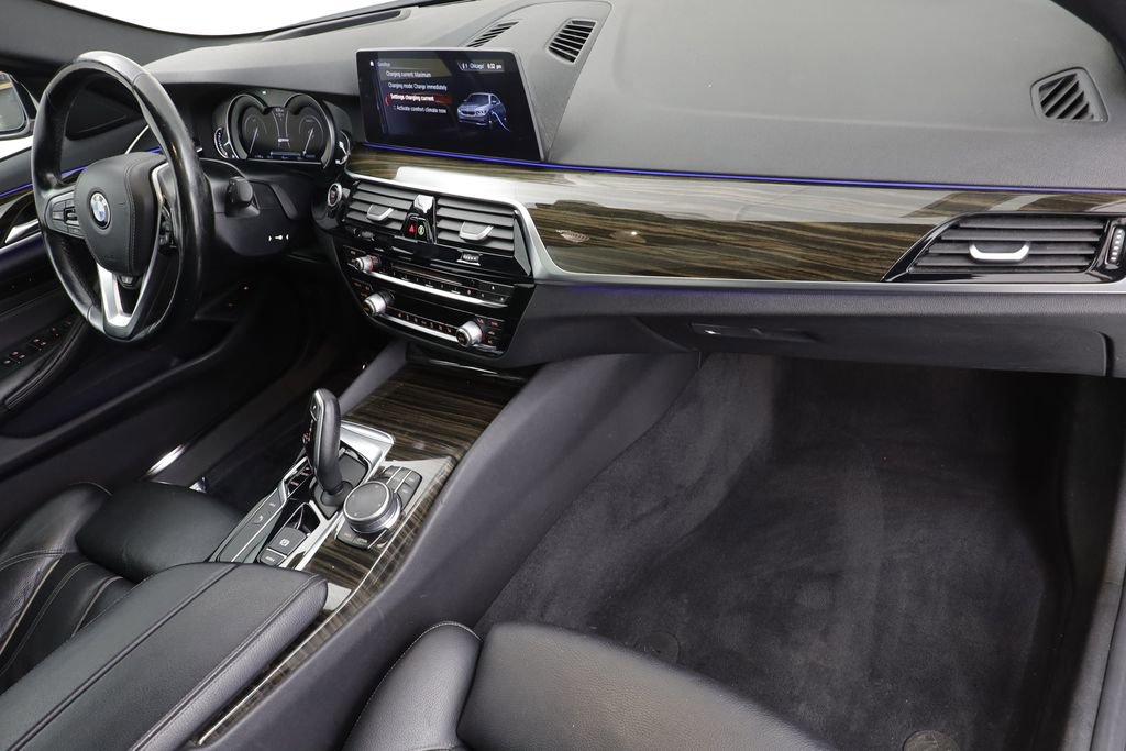 Used 2018 BMW 530e xDrive image 23