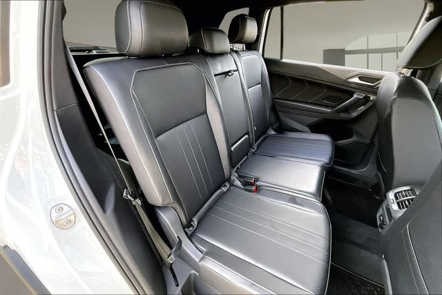 Used 2024 Volkswagen Tiguan SE R-Line AWD/4WD image 23