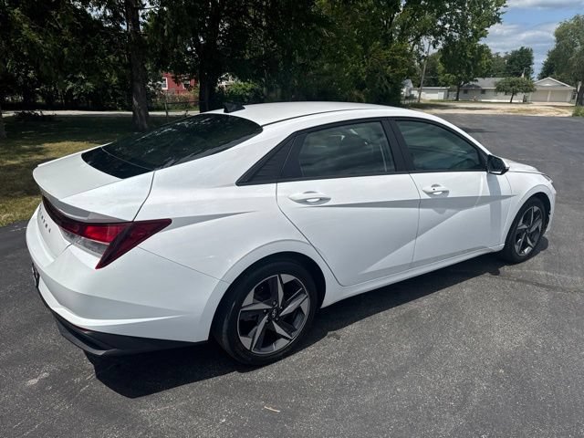 Used 2023 Hyundai Elantra SEL w/ Convenience Package FWD image 5