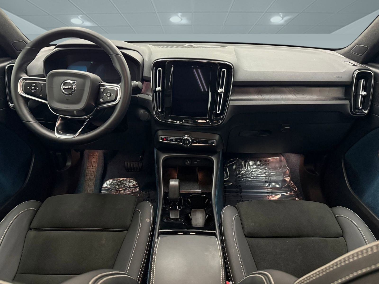 Used 2023 Volvo C40 P8 Recharge Ultimate image 15