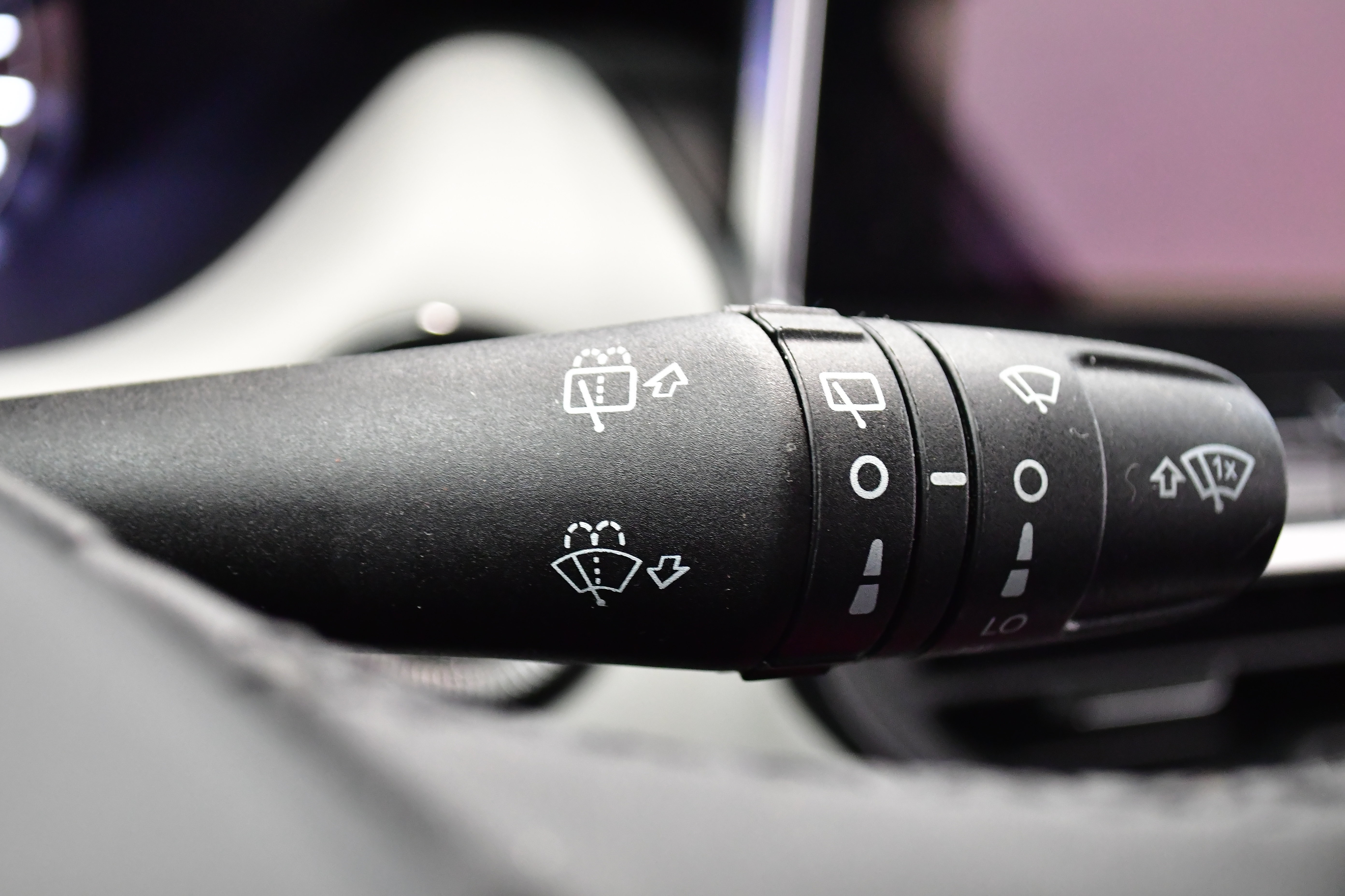 Used 2025 Jeep Compass Limited image 20