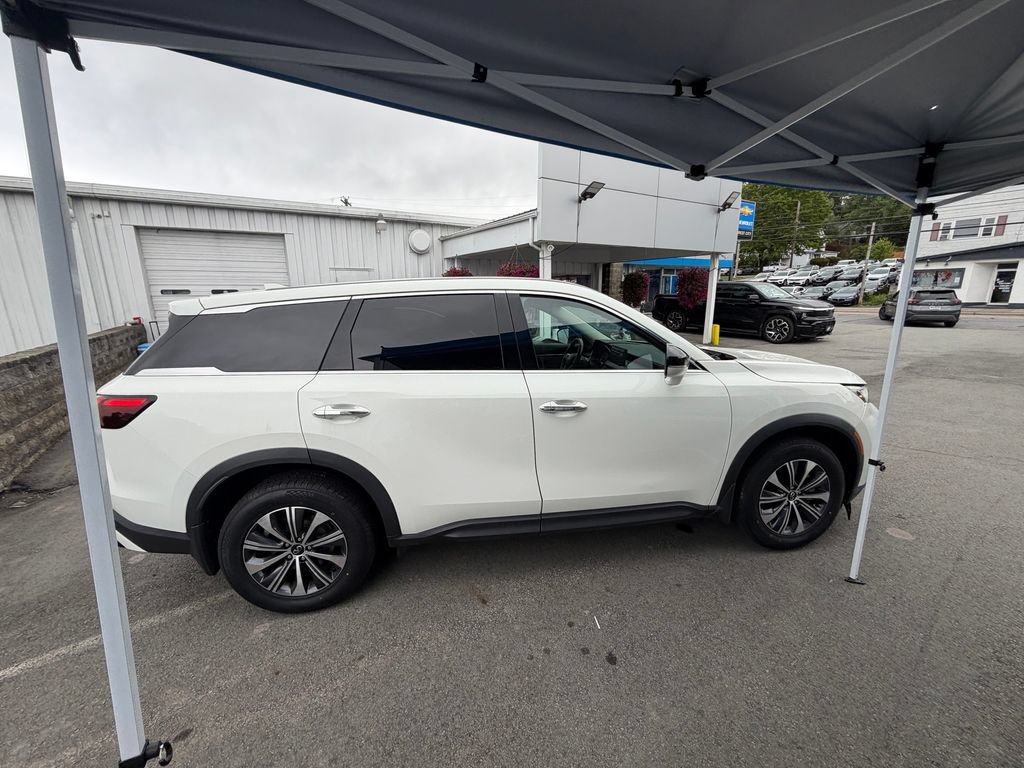 Used 2023 INFINITI QX60 Pure AWD/4WD image 6