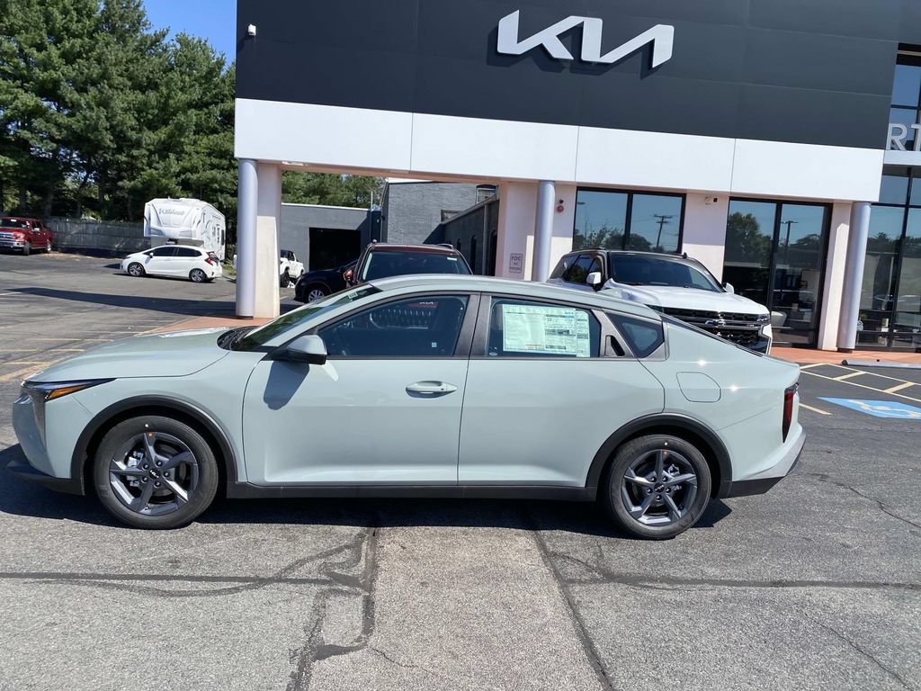 New 2026 Kia K4 FWD image 2