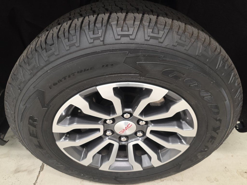 Used 2021 GMC Sierra 1500 AT4 AWD/4WD image 4