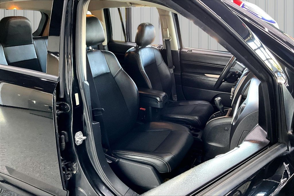 Used 2017 Jeep Compass Latitude AWD/4WD image 27