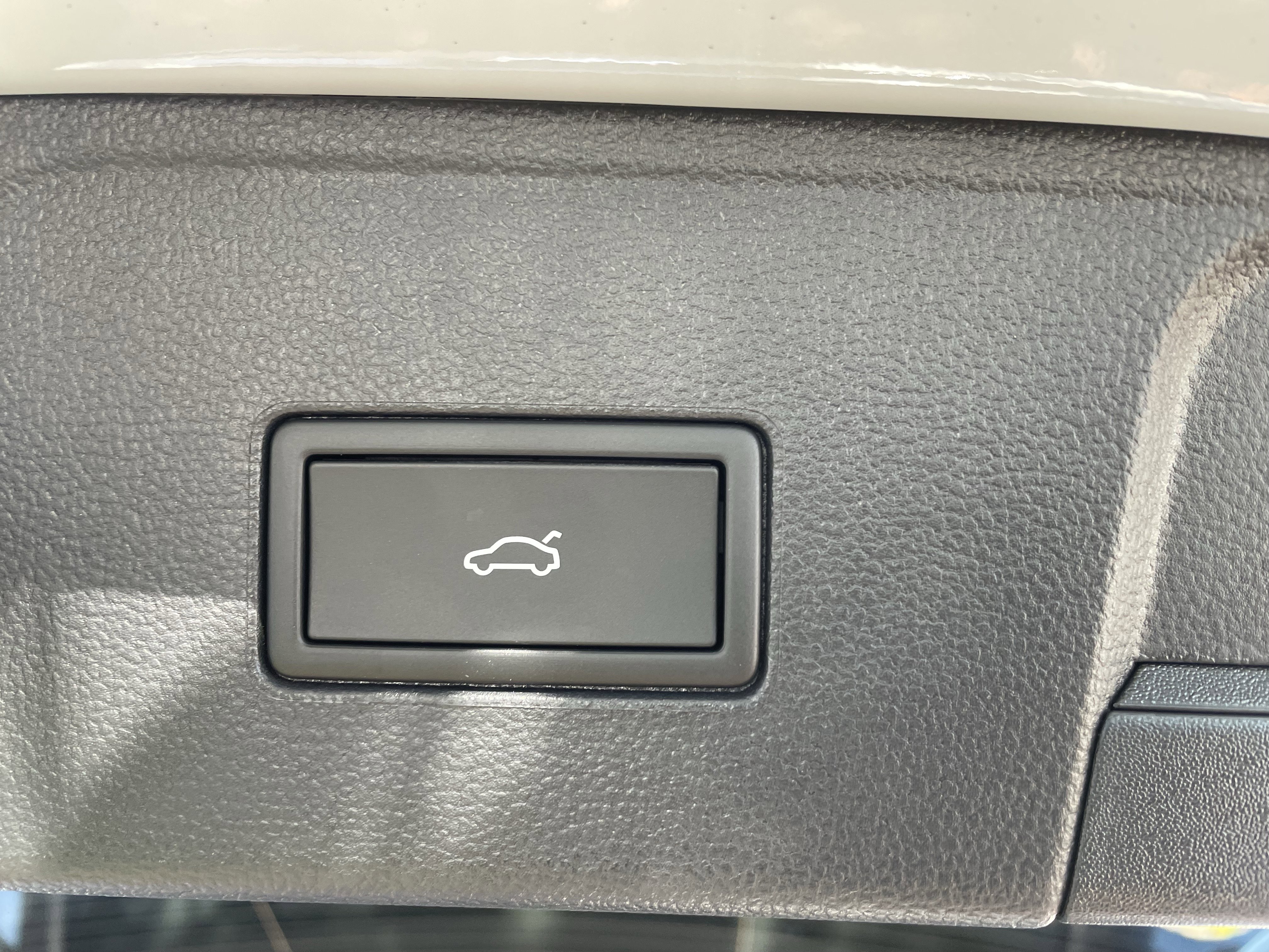 New 2026 Volkswagen Atlas SE image 10