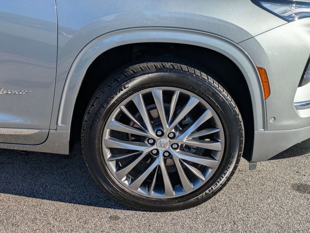 Used 2025 Buick Enclave Avenir w/ Super Cruise Package image 10