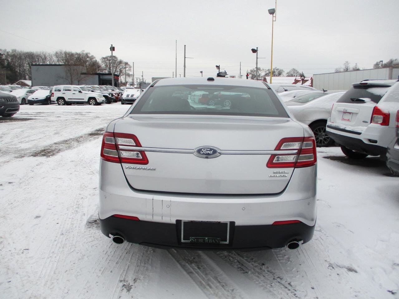 Used 2016 Ford Taurus SEL w/ Equipment Group 201A image 6