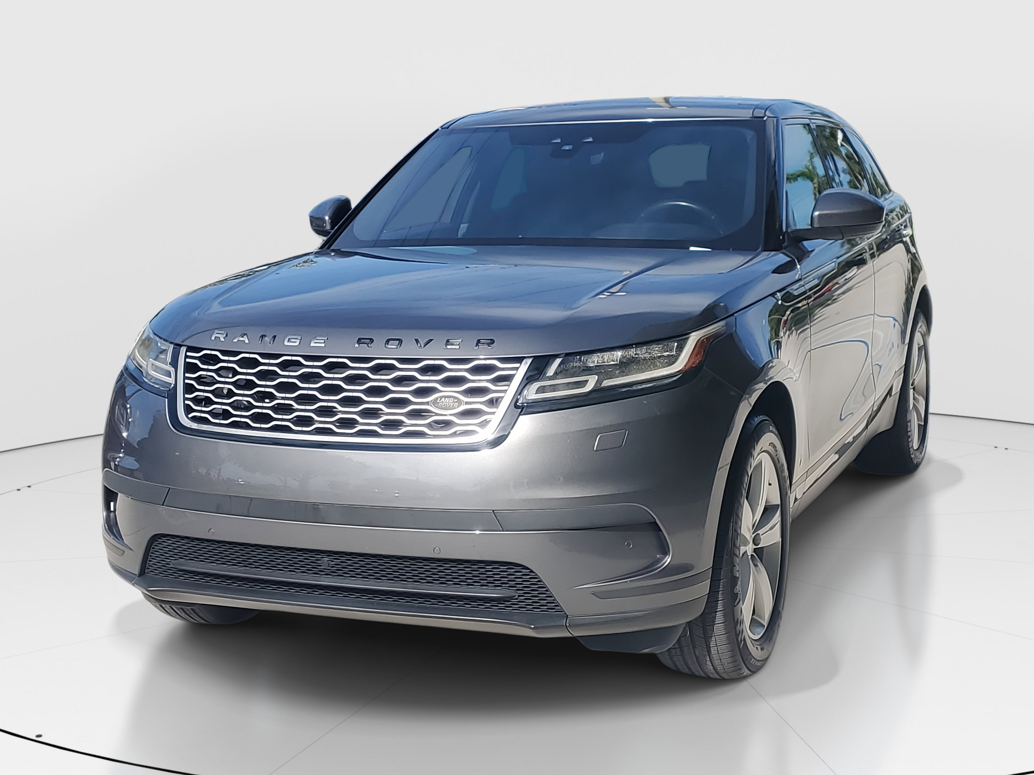 Used 2019 Land Rover Range Rover Velar S image 5