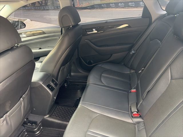 Used 2015 Hyundai Sonata Limited w/ Option Group 06 FWD image 8