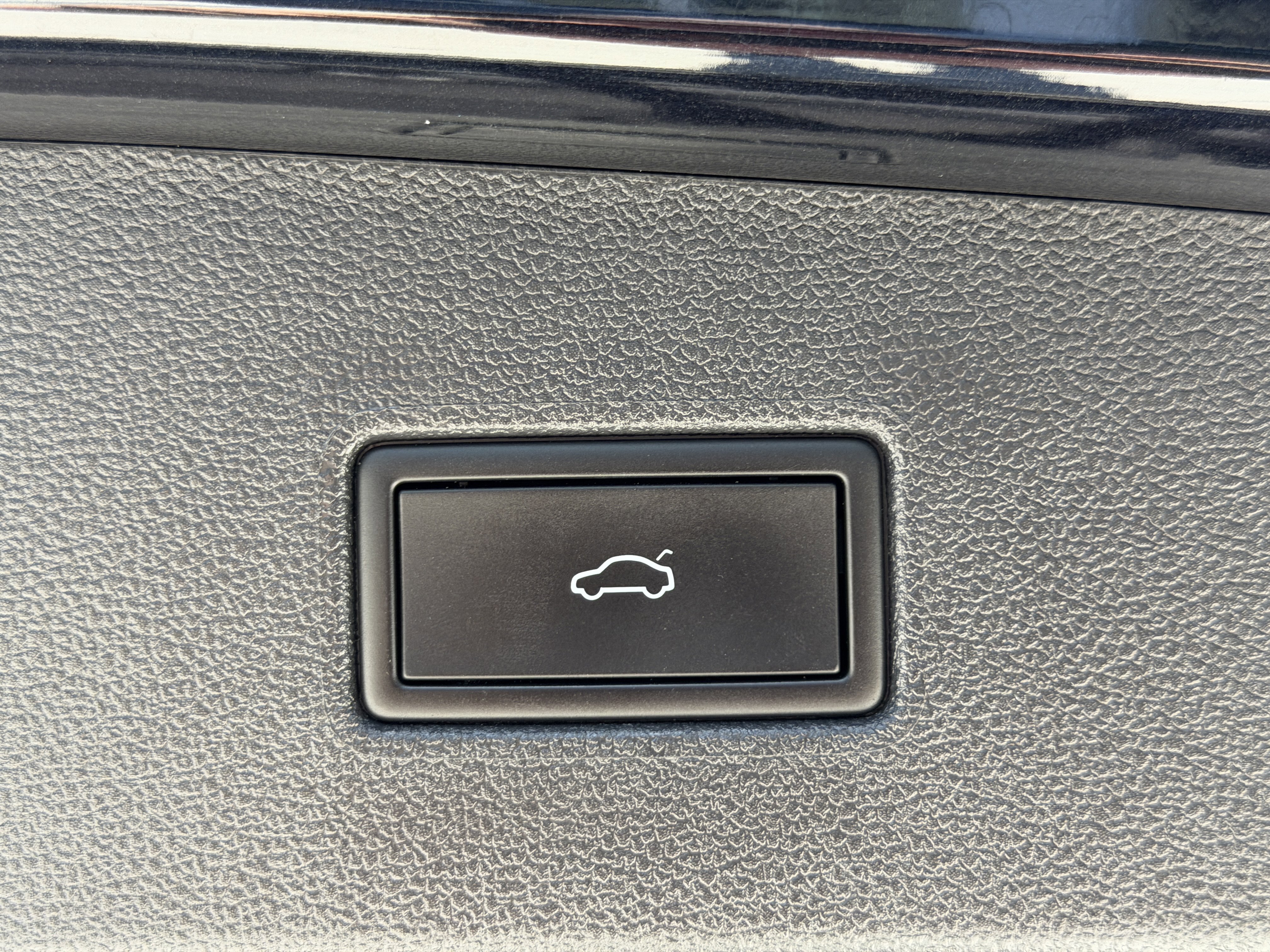 Used 2024 Volkswagen Tiguan SE image 11