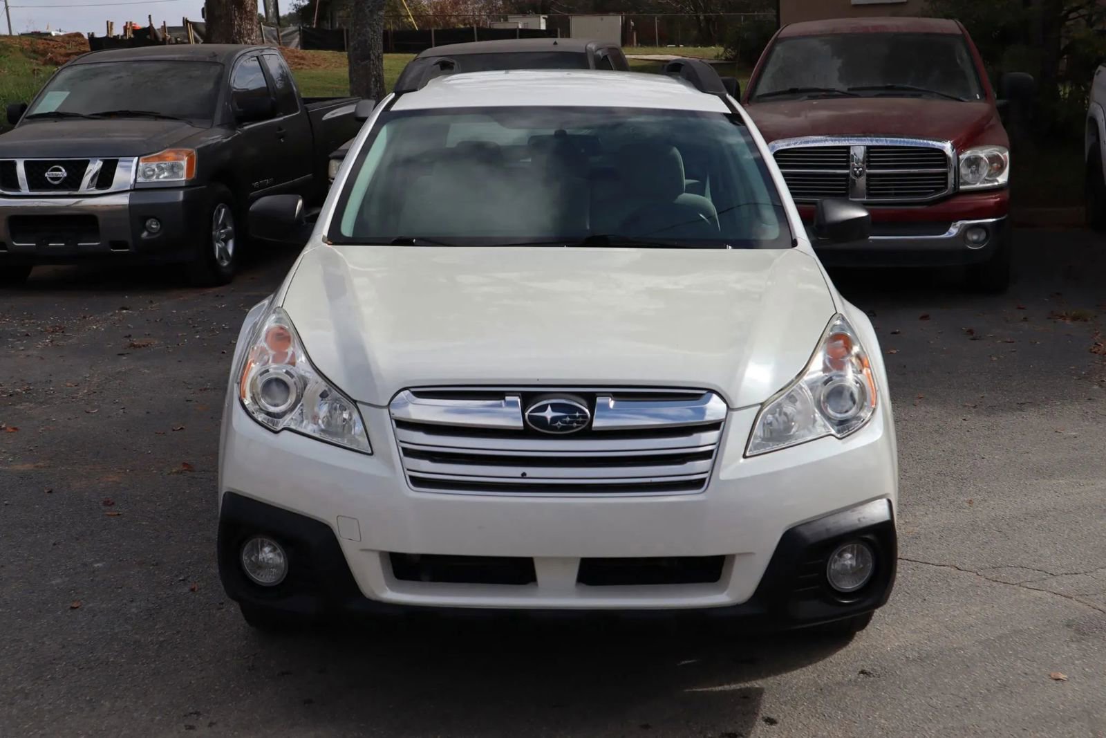 Used 2014 Subaru Outback 2.5i AWD/4WD image 2