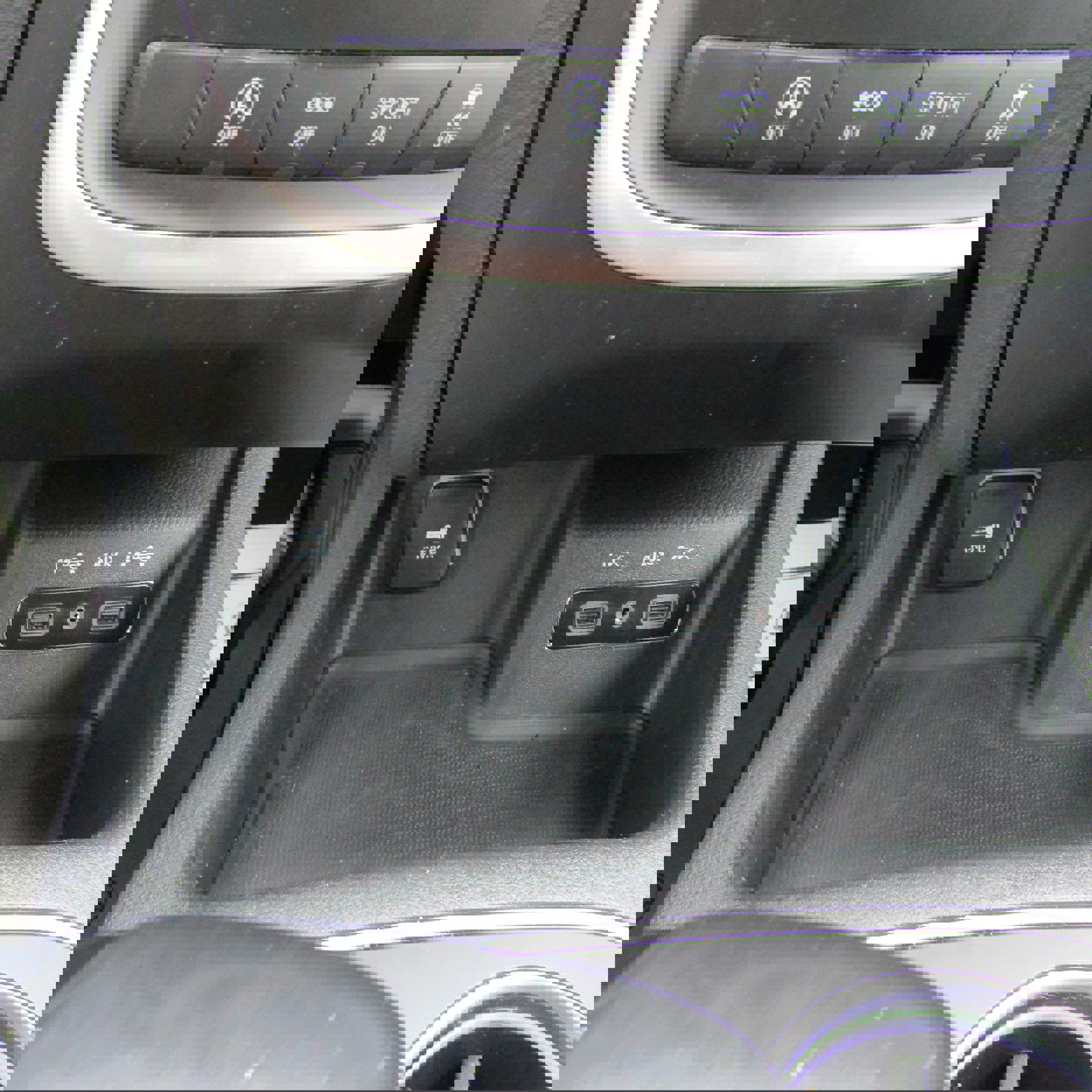 Used 2020 Dodge Durango SXT w/ 3rd Row Seating Group image 28