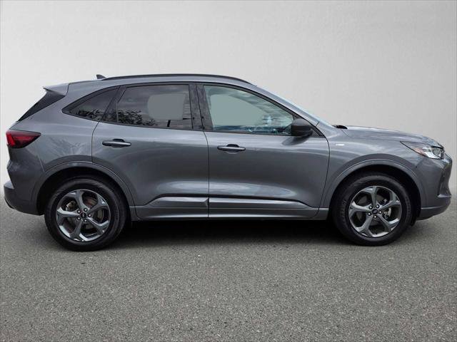 Used 2024 Ford Escape ST-Line AWD/4WD image 2
