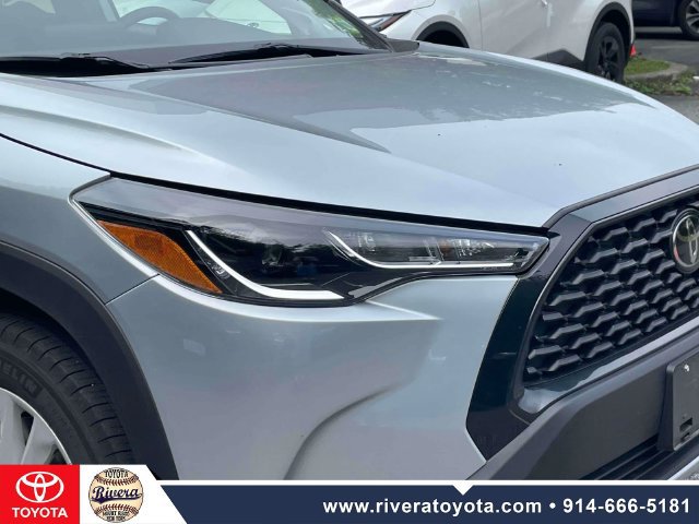 Certified 2025 Toyota Corolla Cross LE w/ Moonroof Package AWD/4WD image 10