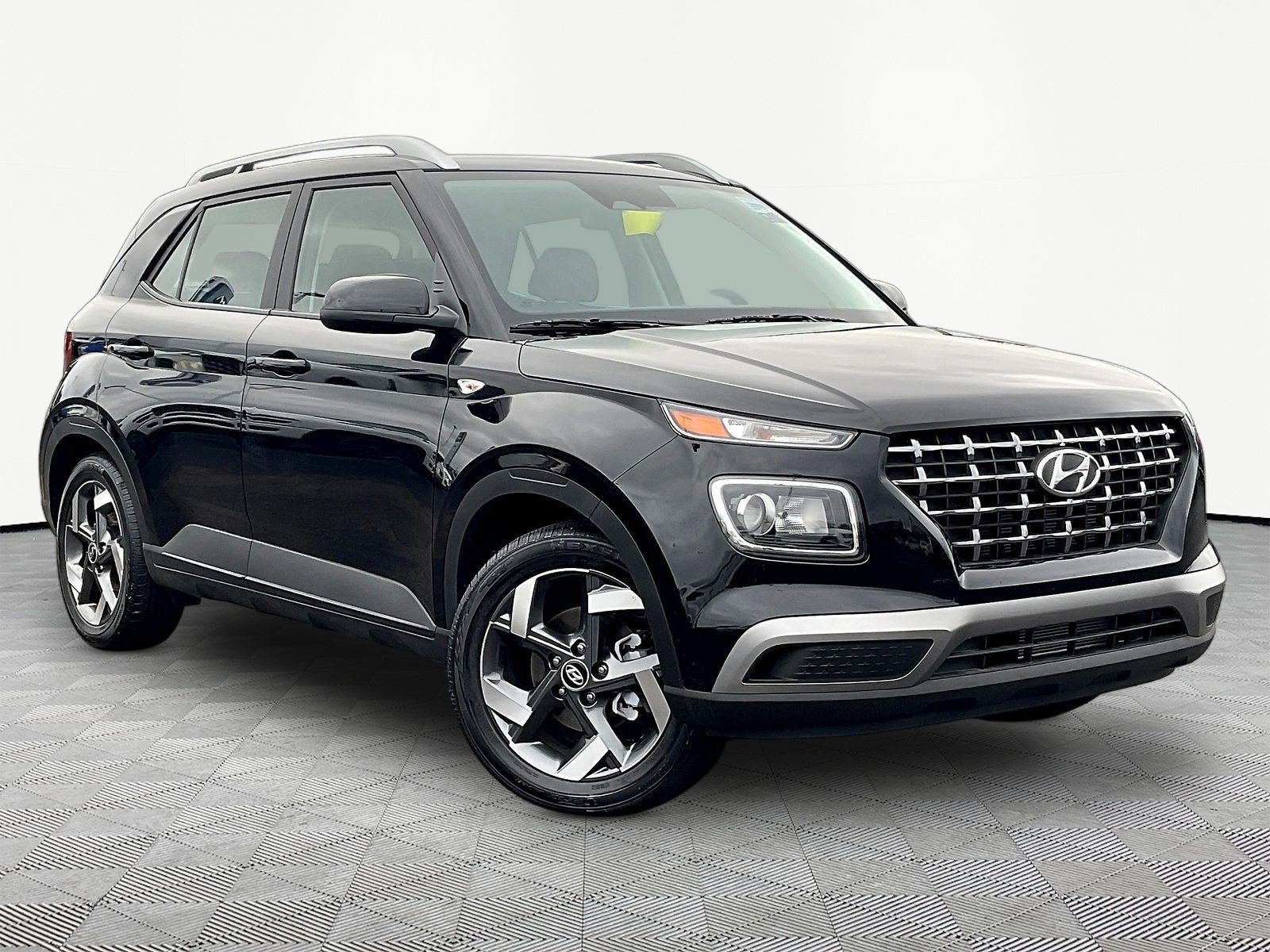 New 2026 Hyundai Venue SEL FWD image 3