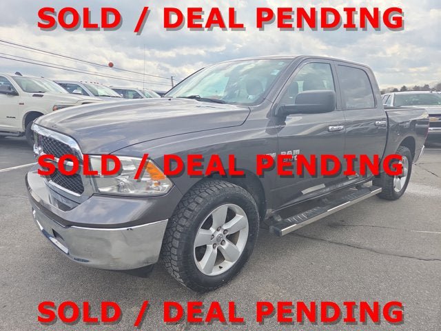 Used 2017 RAM 1500 Classic SLT AWD/4WD image 2