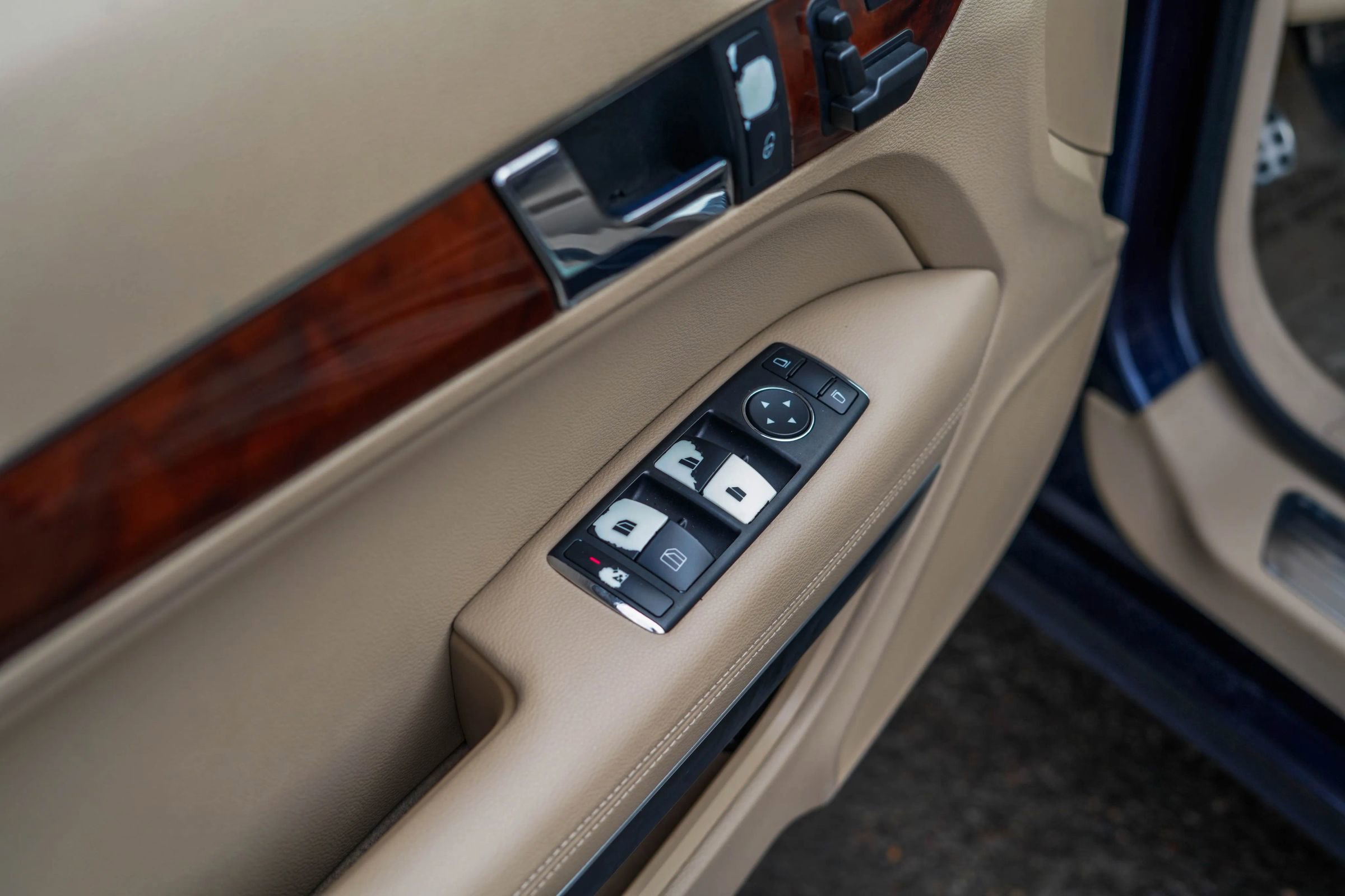 Used 2011 Mercedes-Benz E 350 E 350 Coupe 2D image 10