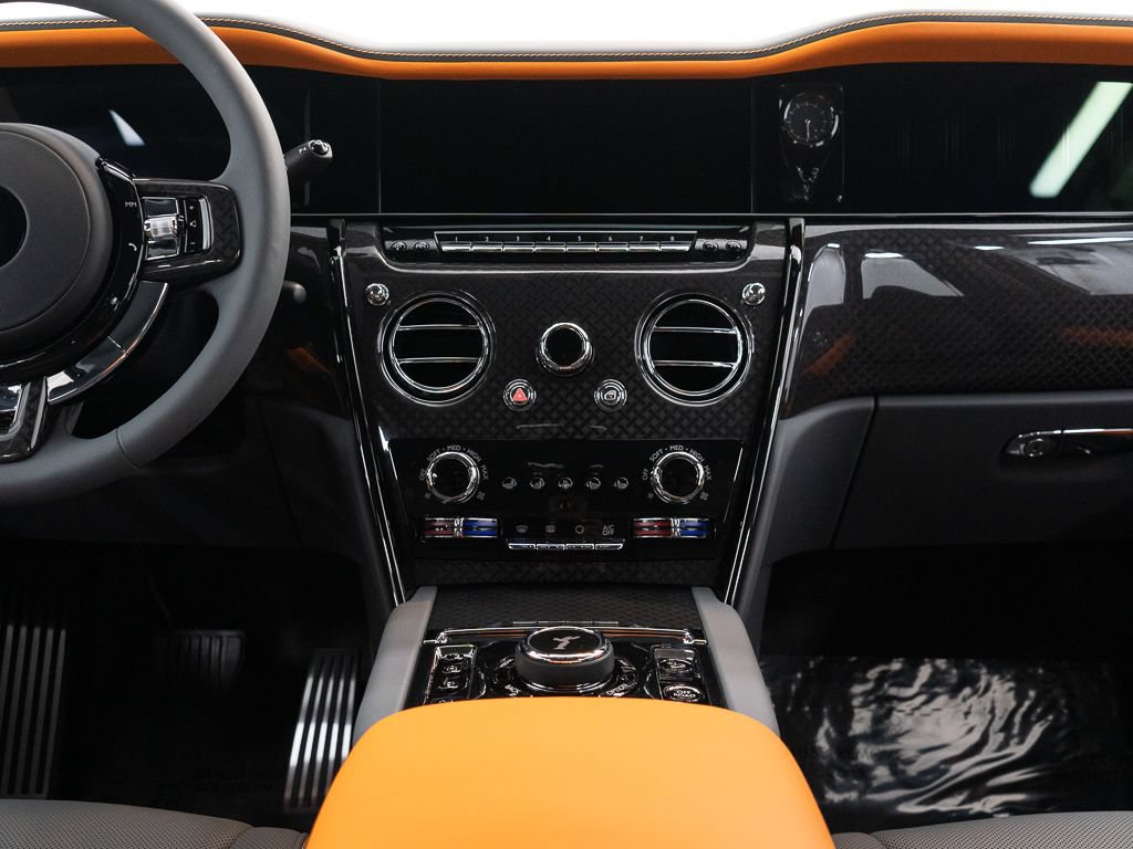New 2027 Rolls-Royce Cullinan Black Badge AWD/4WD image 43