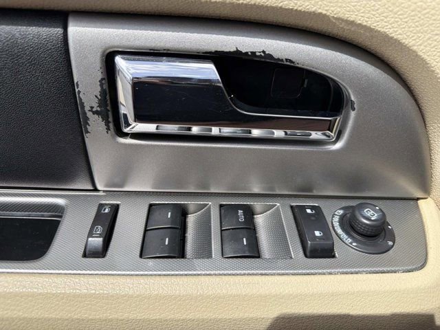 Used 2017 Ford Expedition XLT w/ Equipment Group 202A RWD image 8