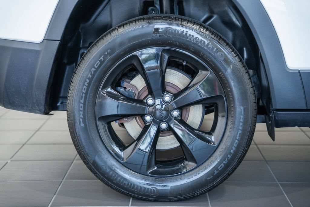 Certified 2023 Jeep Cherokee Altitude Lux AWD/4WD image 18