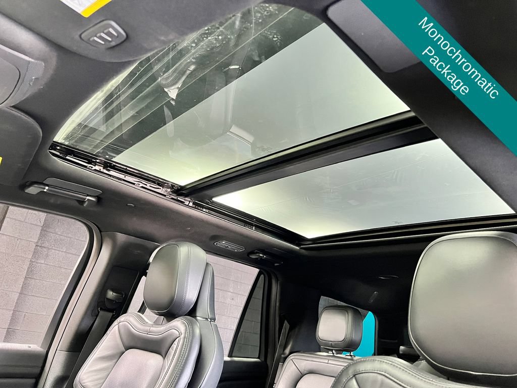 Used 2022 Lincoln Navigator Reserve AWD/4WD image 5