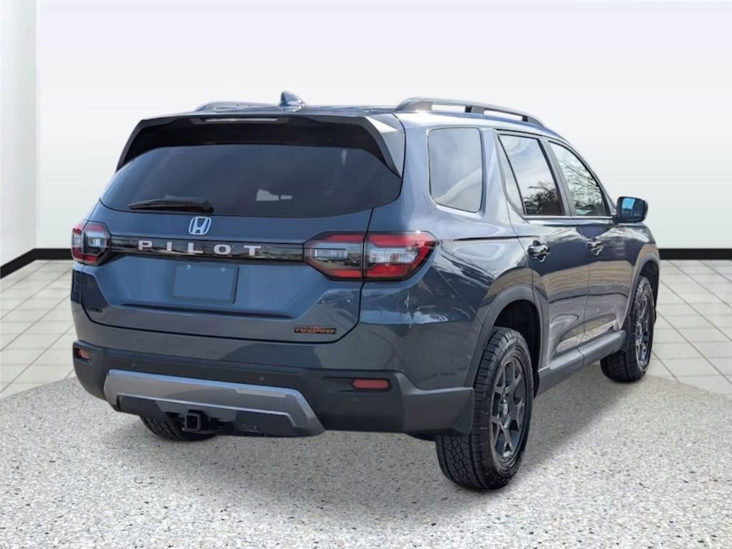 New 2026 Honda Pilot TrailSport image 3