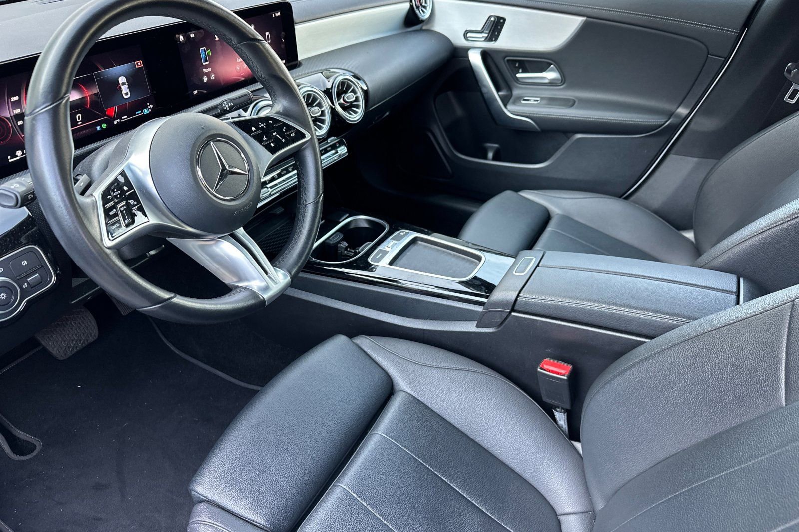 Used 2025 Mercedes-Benz CLA 250 image 10