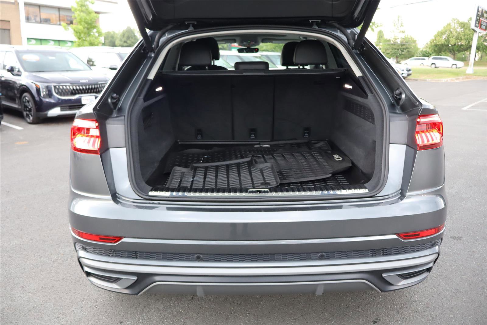 Used 2020 Audi Q8 Prestige w/ Prestige Package AWD/4WD image 5