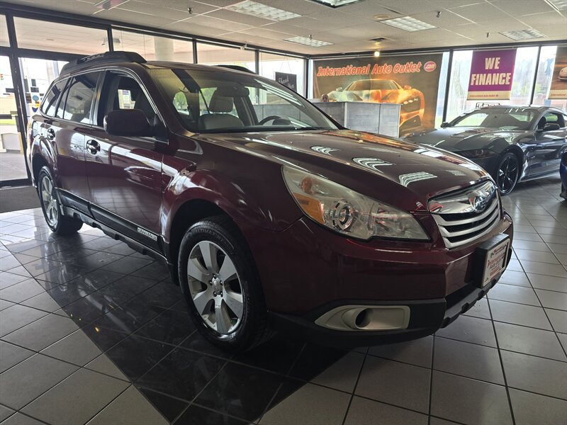 Used 2011 Subaru Outback 2.5i Premium AWD/4WD image 3
