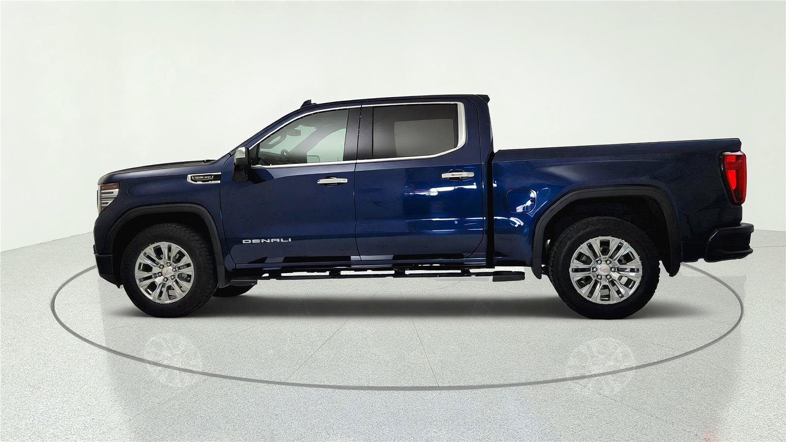 Used 2023 GMC Sierra 1500 Denali AWD/4WD image 4