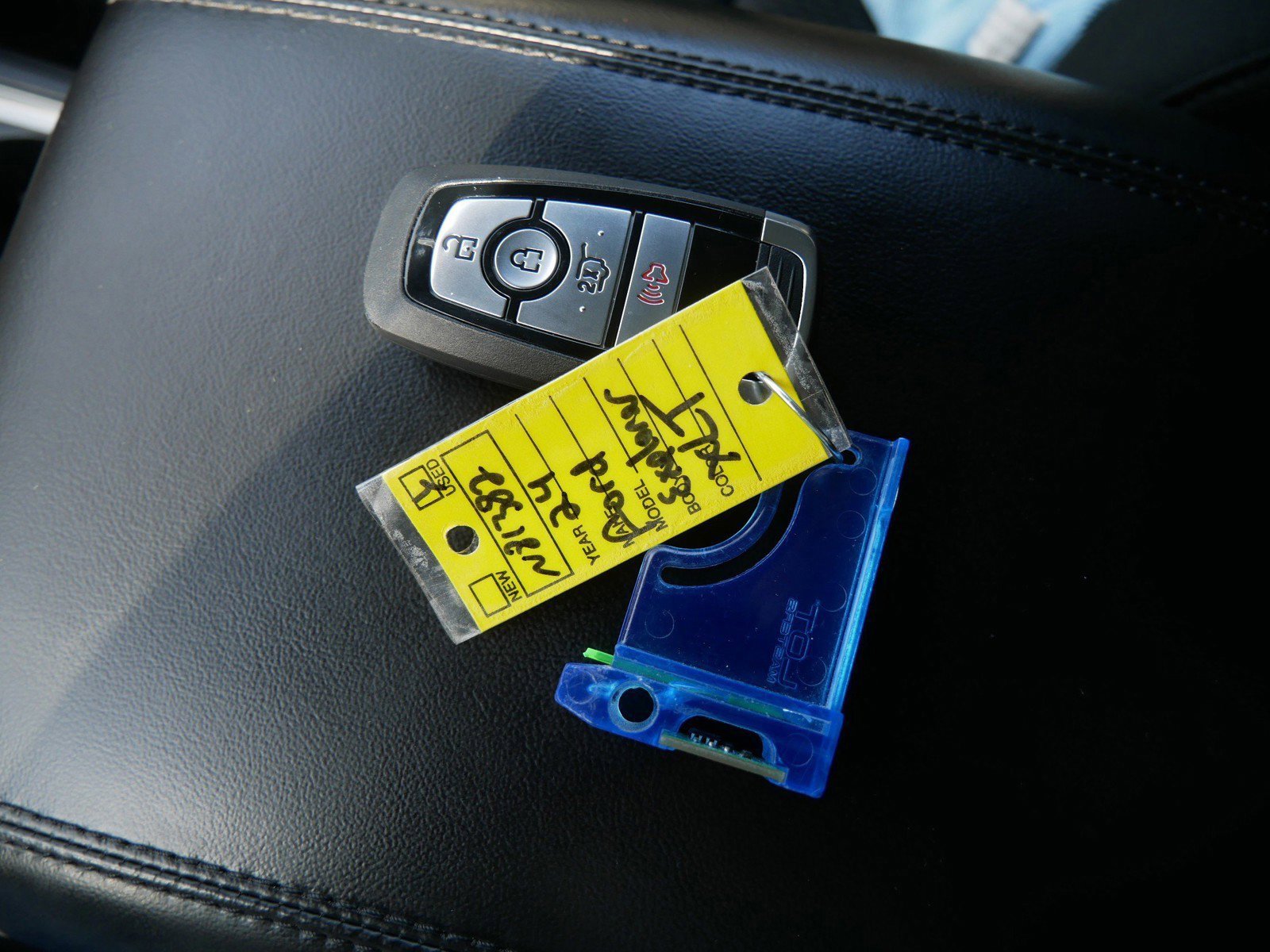 Used 2024 Ford Explorer XLT w/ Class IV Trailer Tow Package image 30