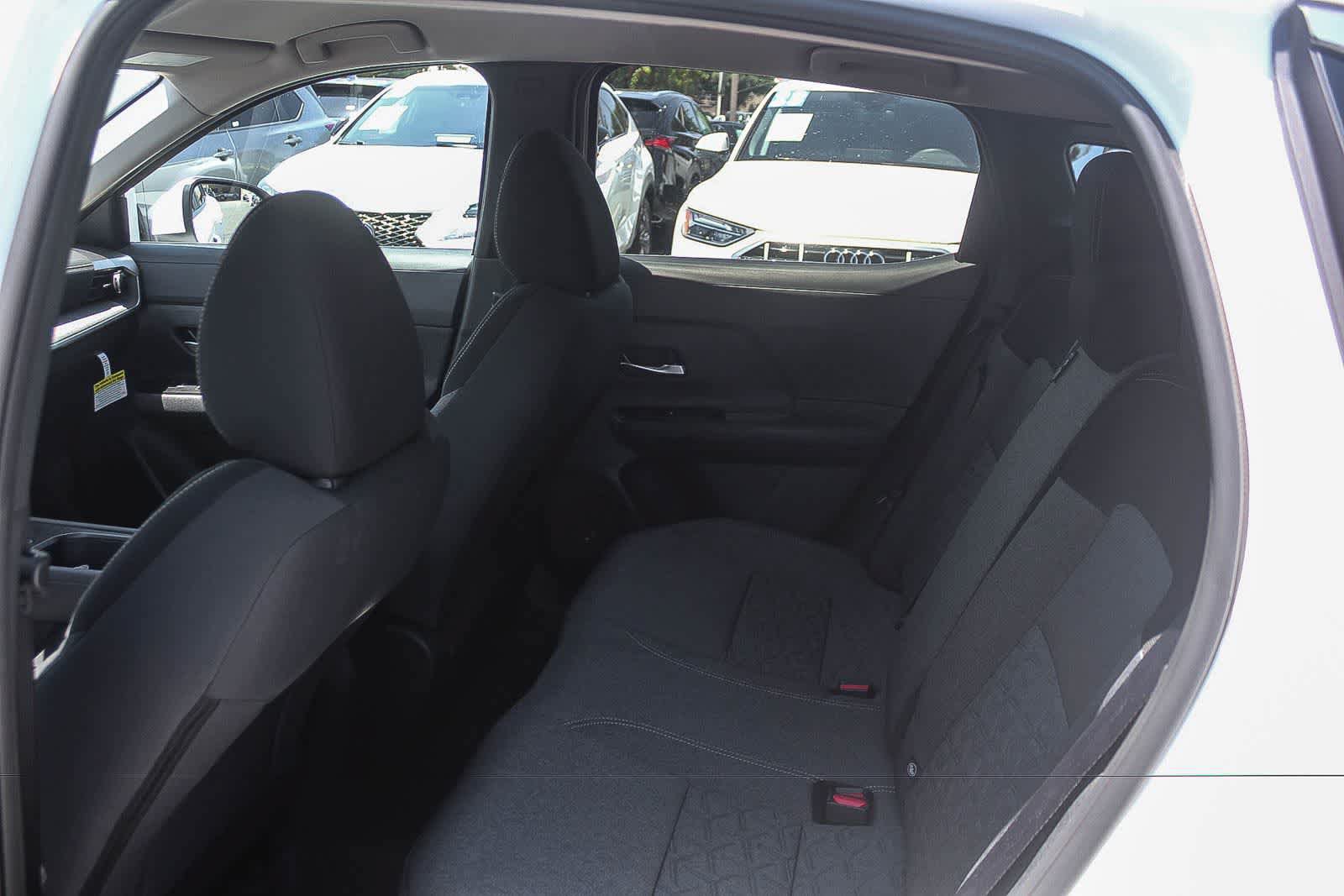 Used 2025 Nissan Kicks SV FWD image 23