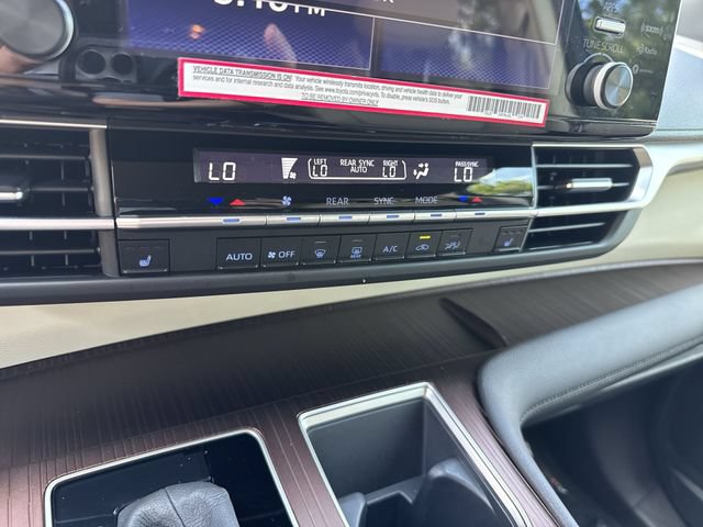 Used 2024 Toyota Sienna XLE FWD image 22