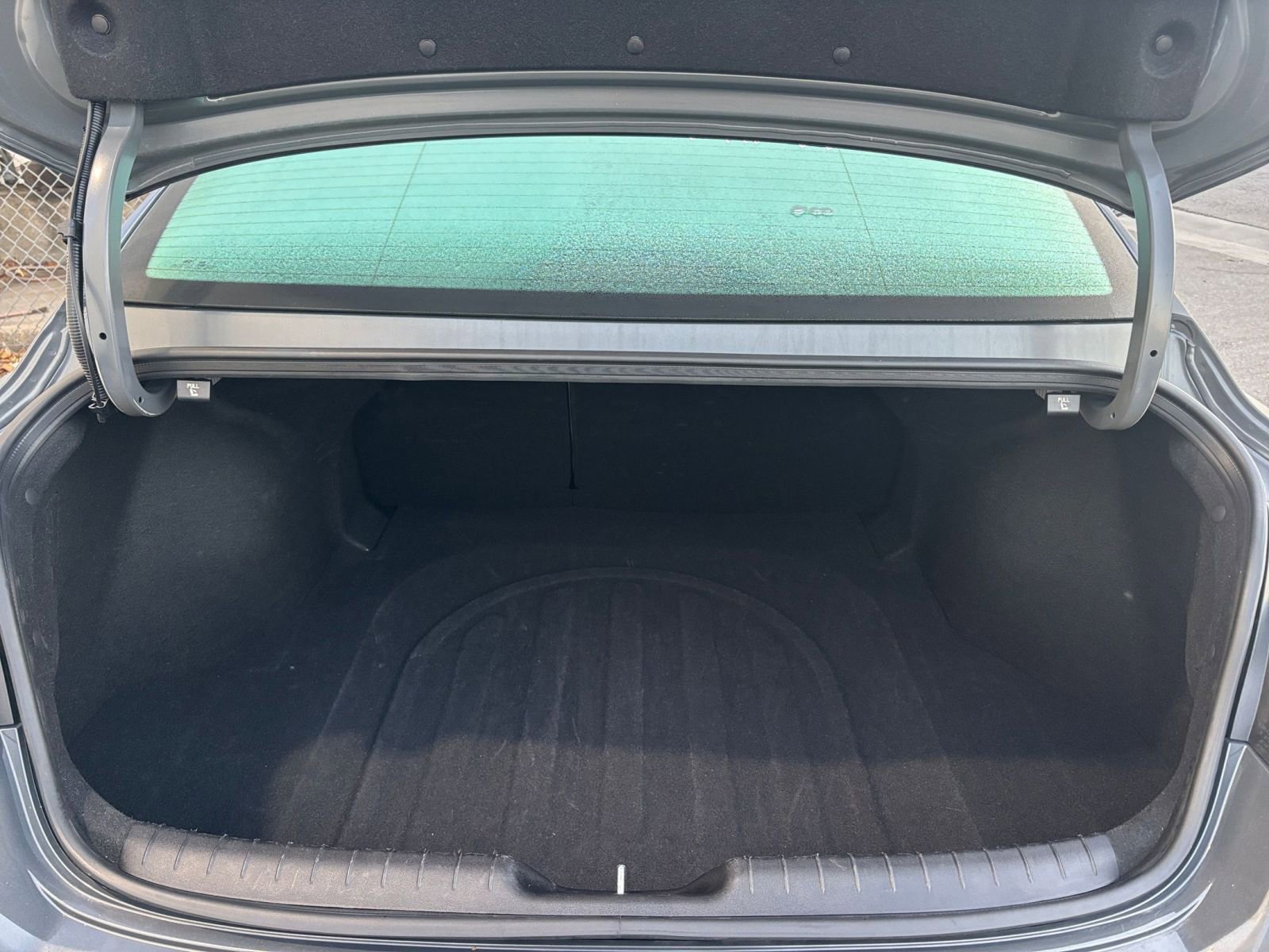 Used 2025 Hyundai Elantra Limited image 32