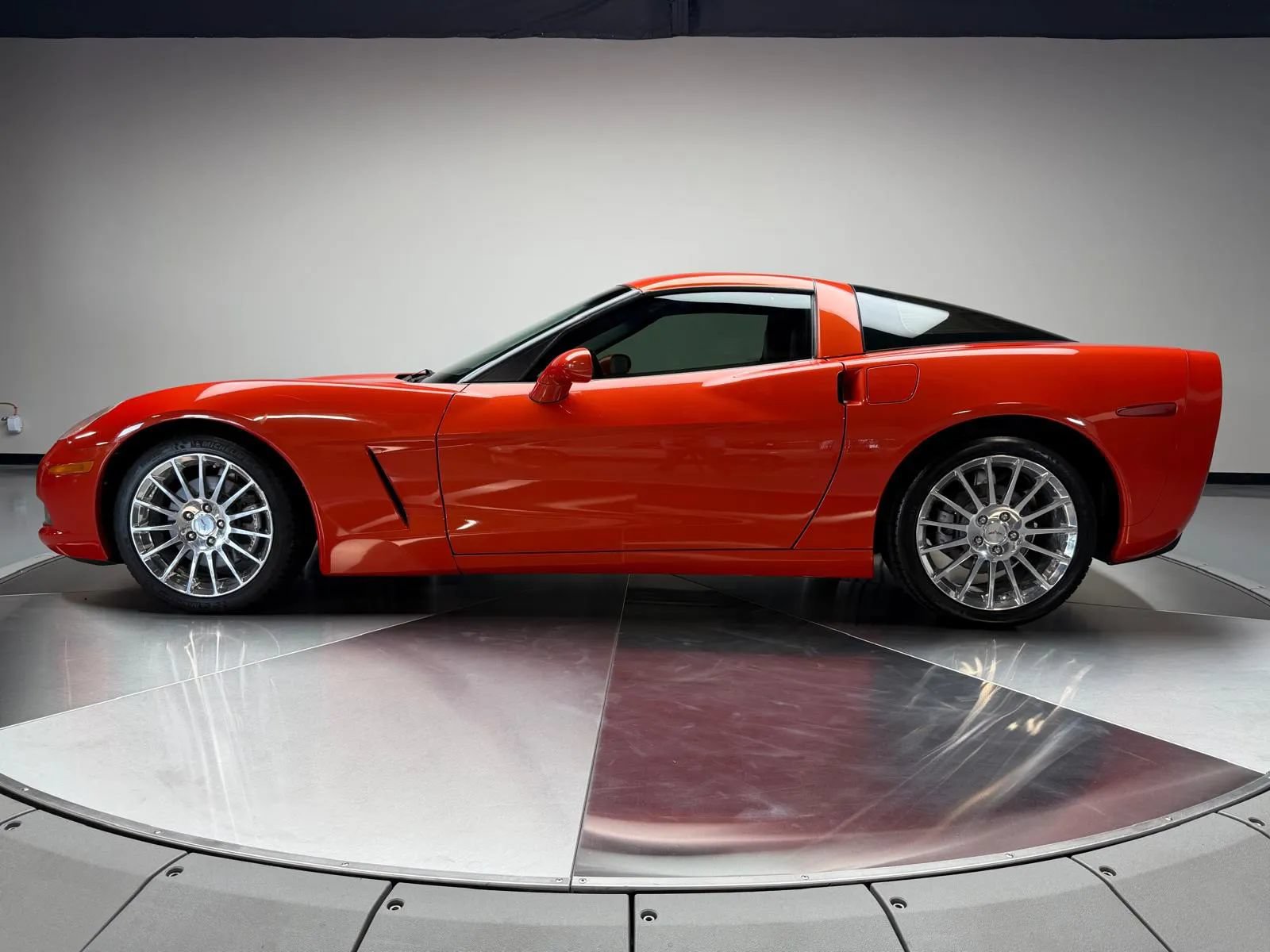Used 2012 Chevrolet Corvette Coupe RWD image 4