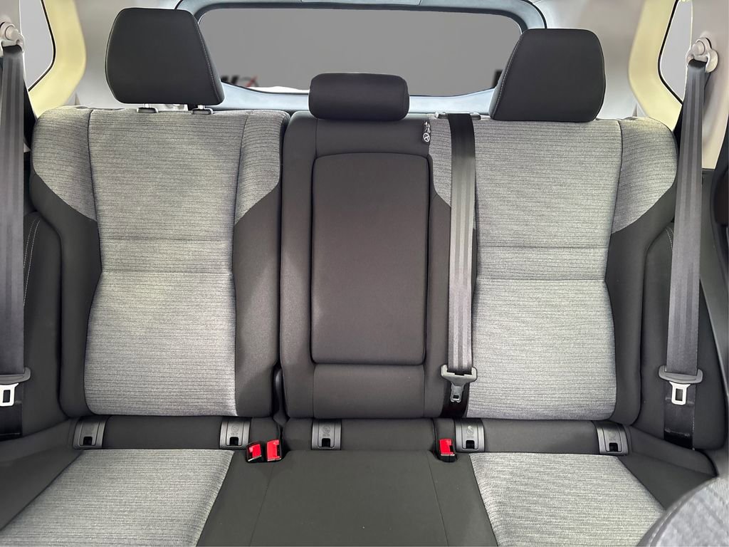 Used 2023 Nissan Rogue SV image 16