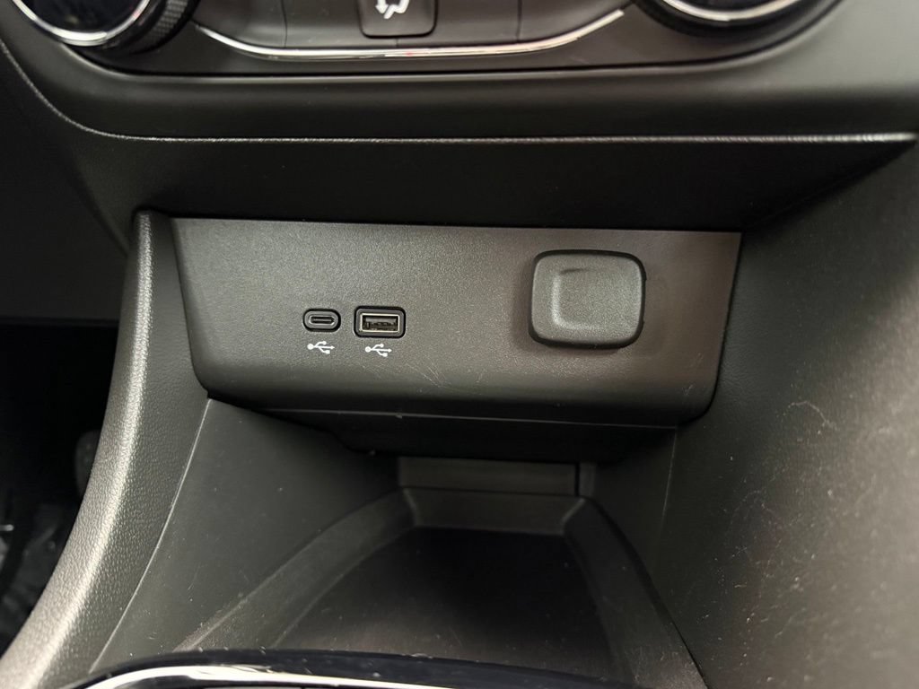 Used 2024 Buick Encore GX Preferred FWD image 51