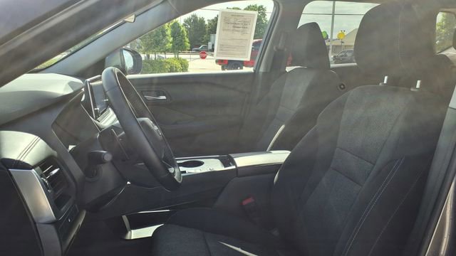 Used 2025 Nissan Rogue SV image 19