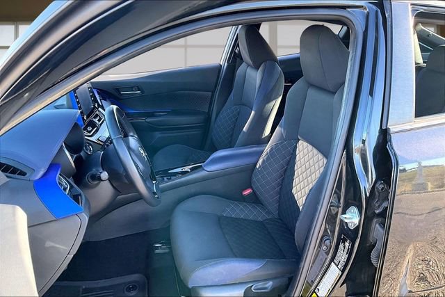 Used 2022 Toyota C-HR XLE image 25