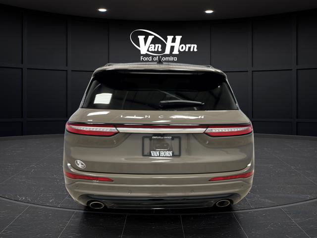 Used 2025 Lincoln Corsair Grand Touring image 4