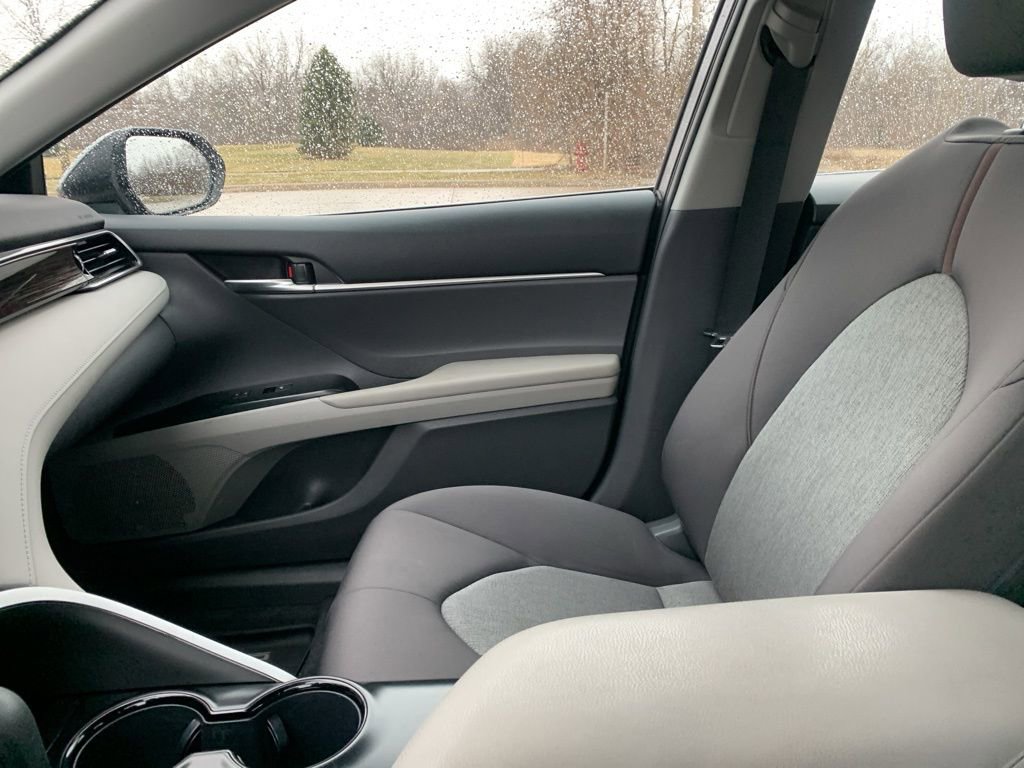Used 2019 Toyota Camry L image 23