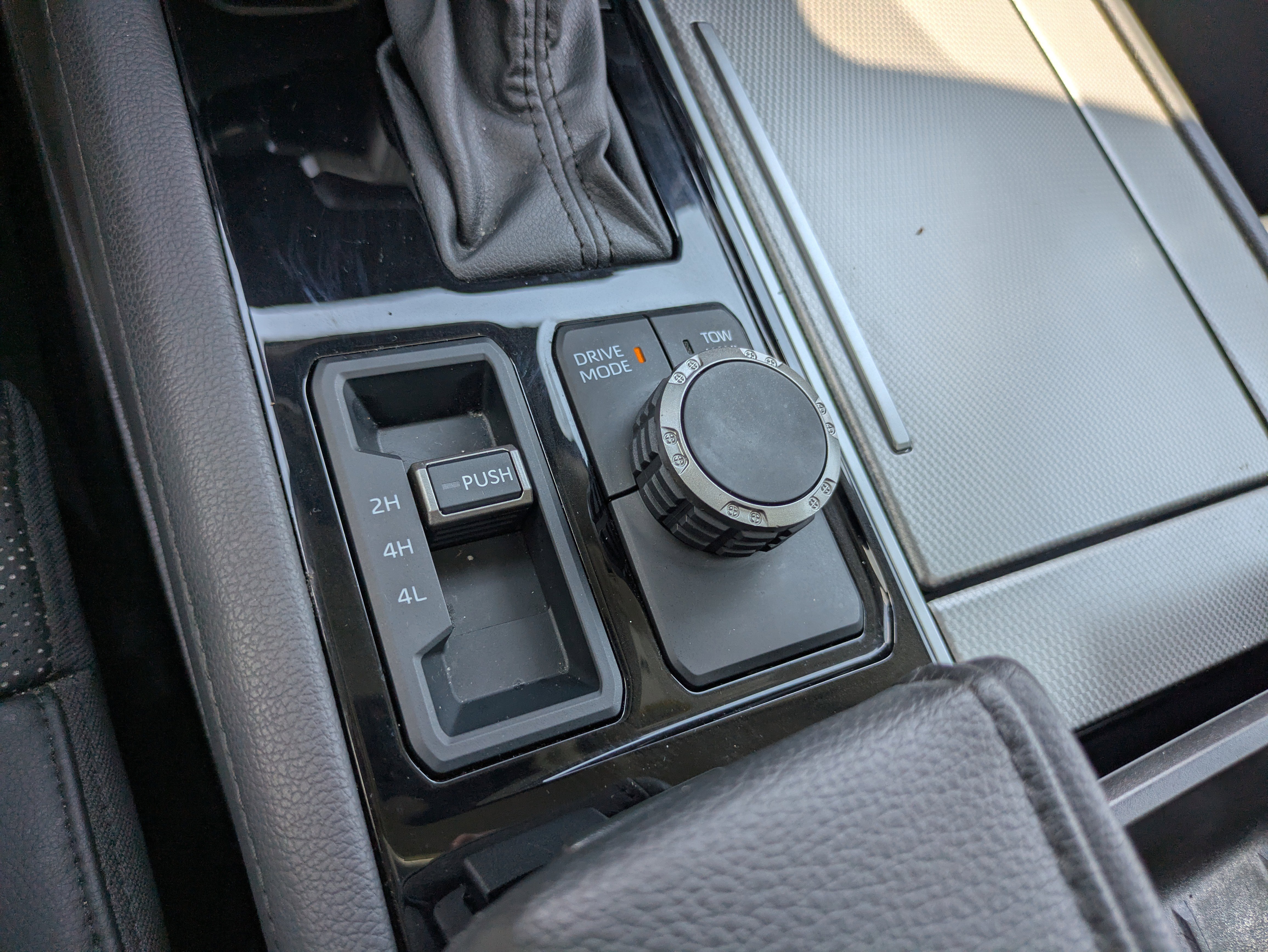 Used 2024 Toyota Sequoia Limited image 20