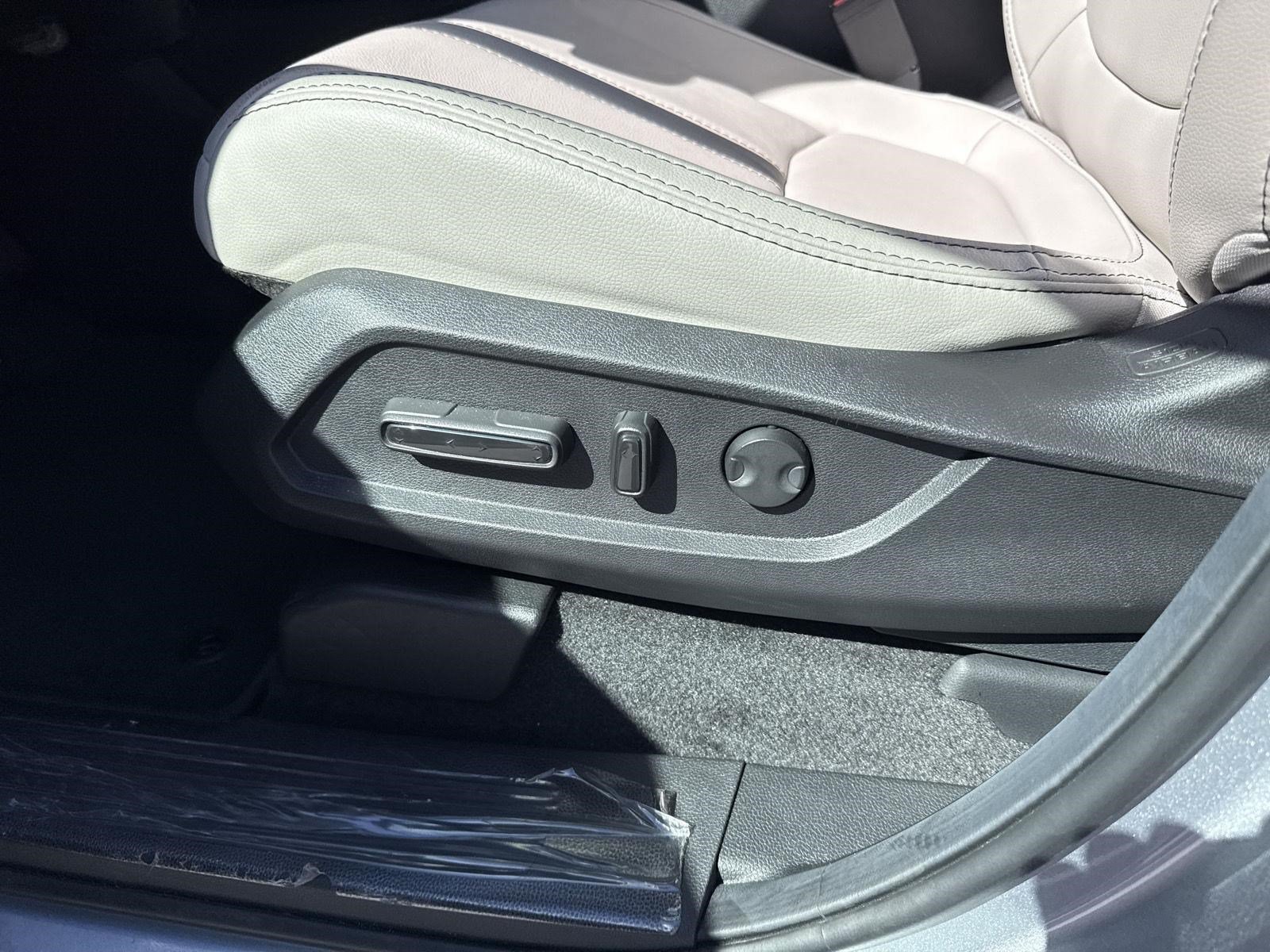 Certified 2026 Honda Pilot Touring image 14
