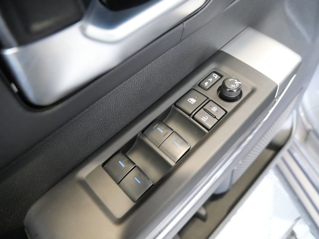 Used 2024 Toyota Tundra Platinum AWD/4WD image 16