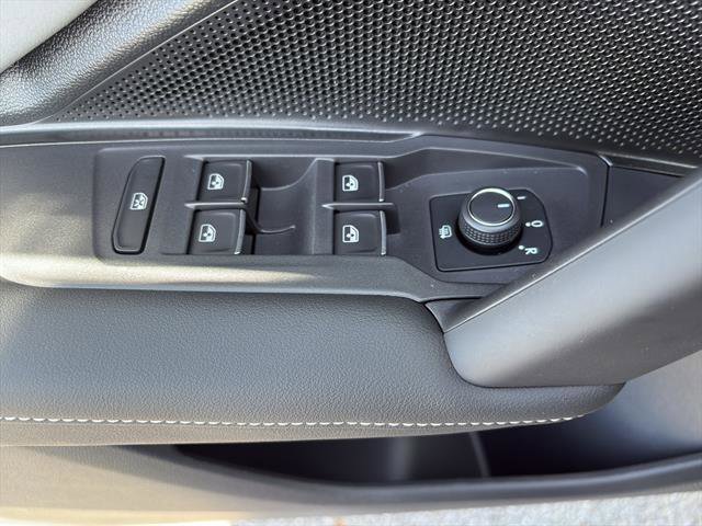 New 2025 Volkswagen Tiguan SE R-Line image 16