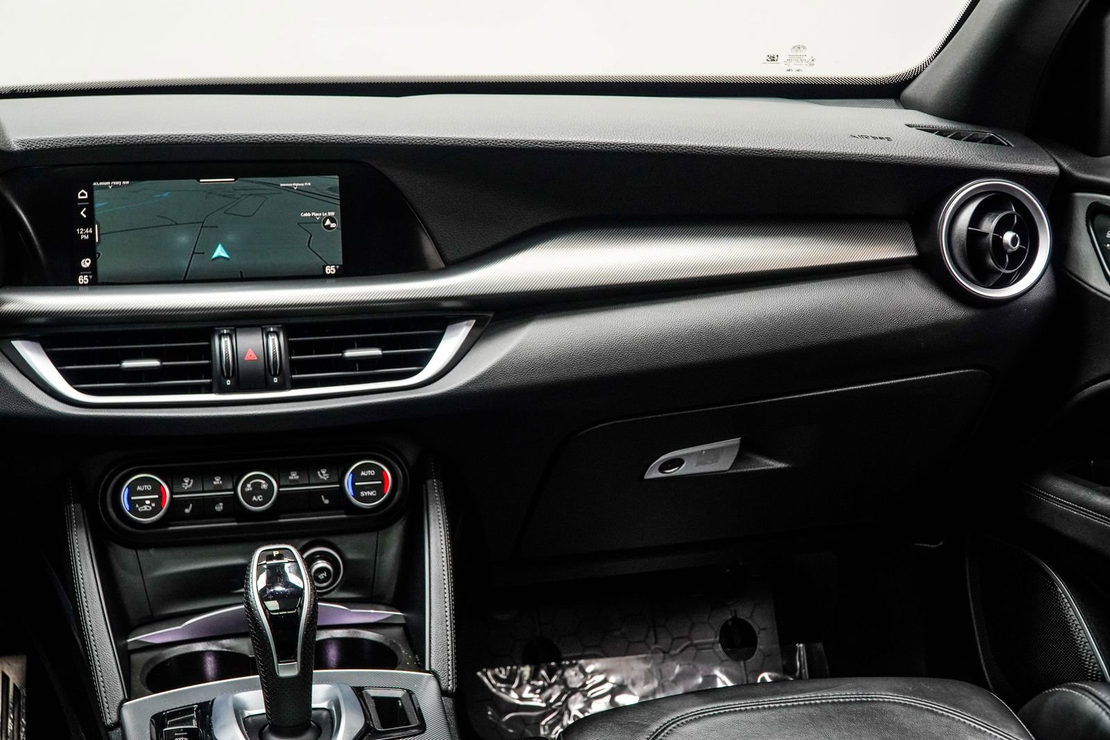 Used 2023 Alfa Romeo Stelvio Veloce image 18
