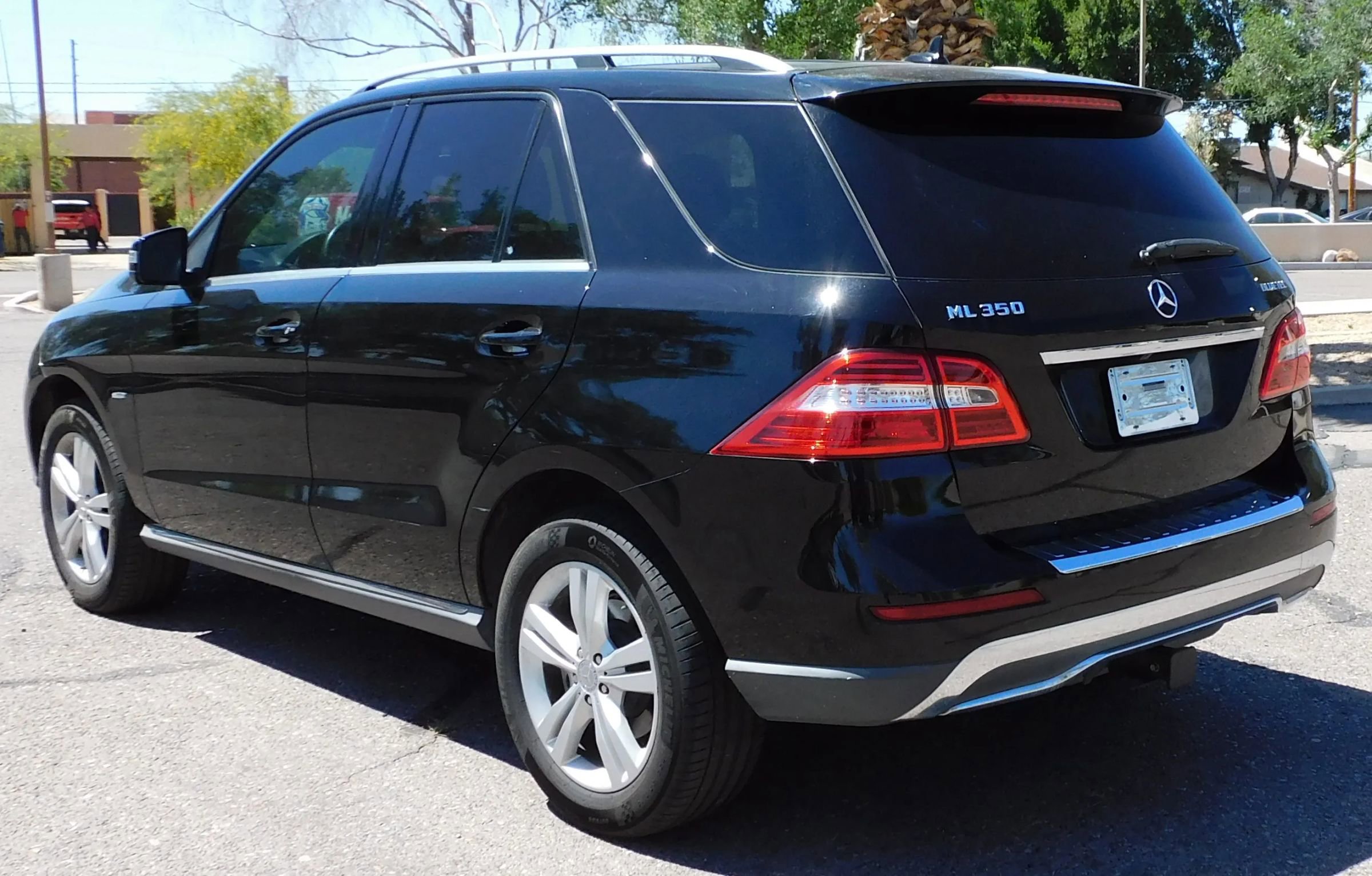 Used 2012 Mercedes-Benz ML 350 ML 350 BlueTEC Sport Utility 4 image 4