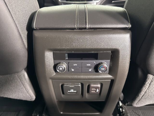 Used 2023 Chevrolet Traverse Premier w/ Redline Edition image 27