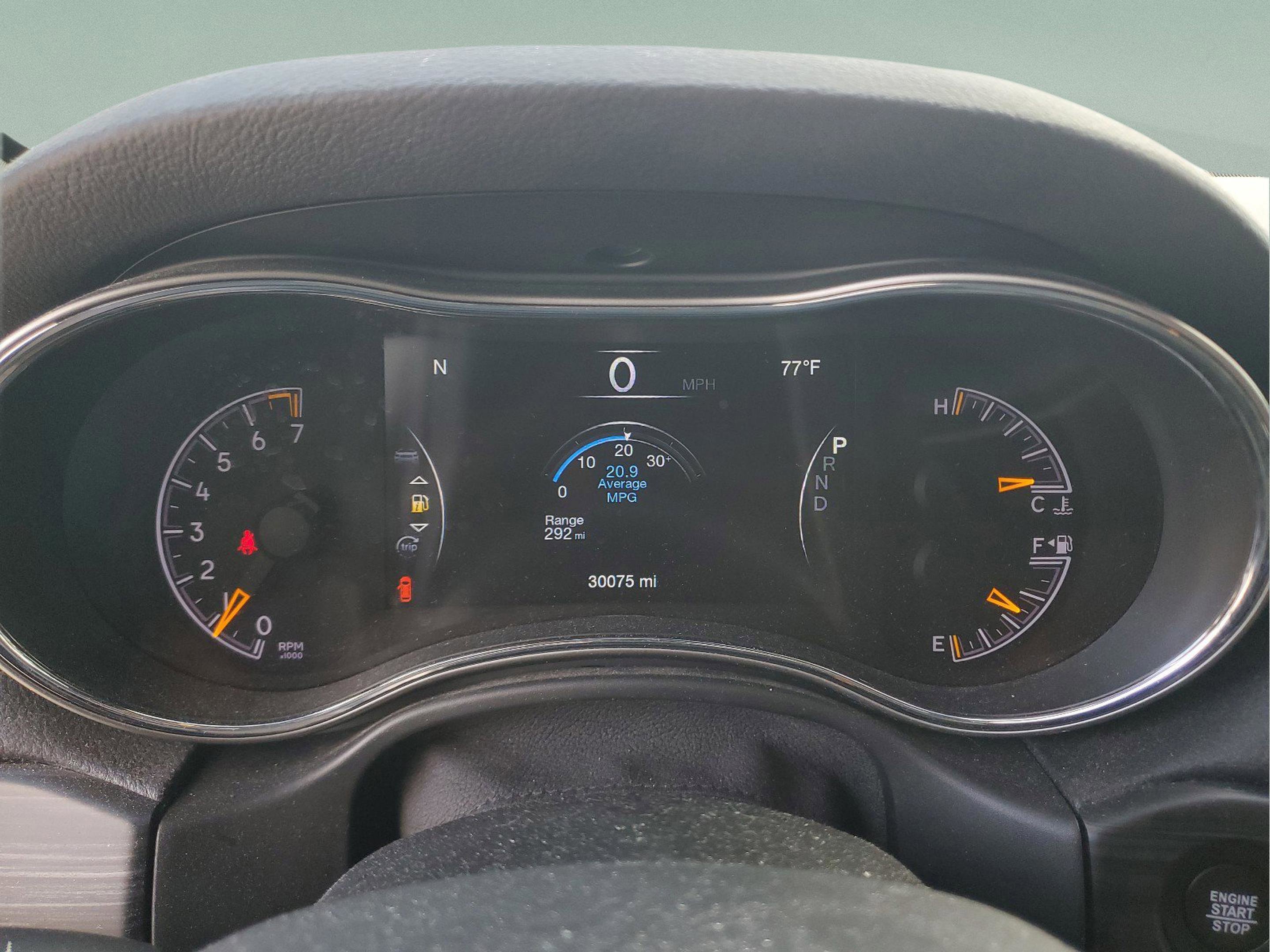 Certified 2022 Jeep Grand Cherokee Laredo X image 30